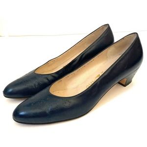 Salvatore Ferragamo Classic Leather Pumps Heels Navy Blue Size 8.5 AA